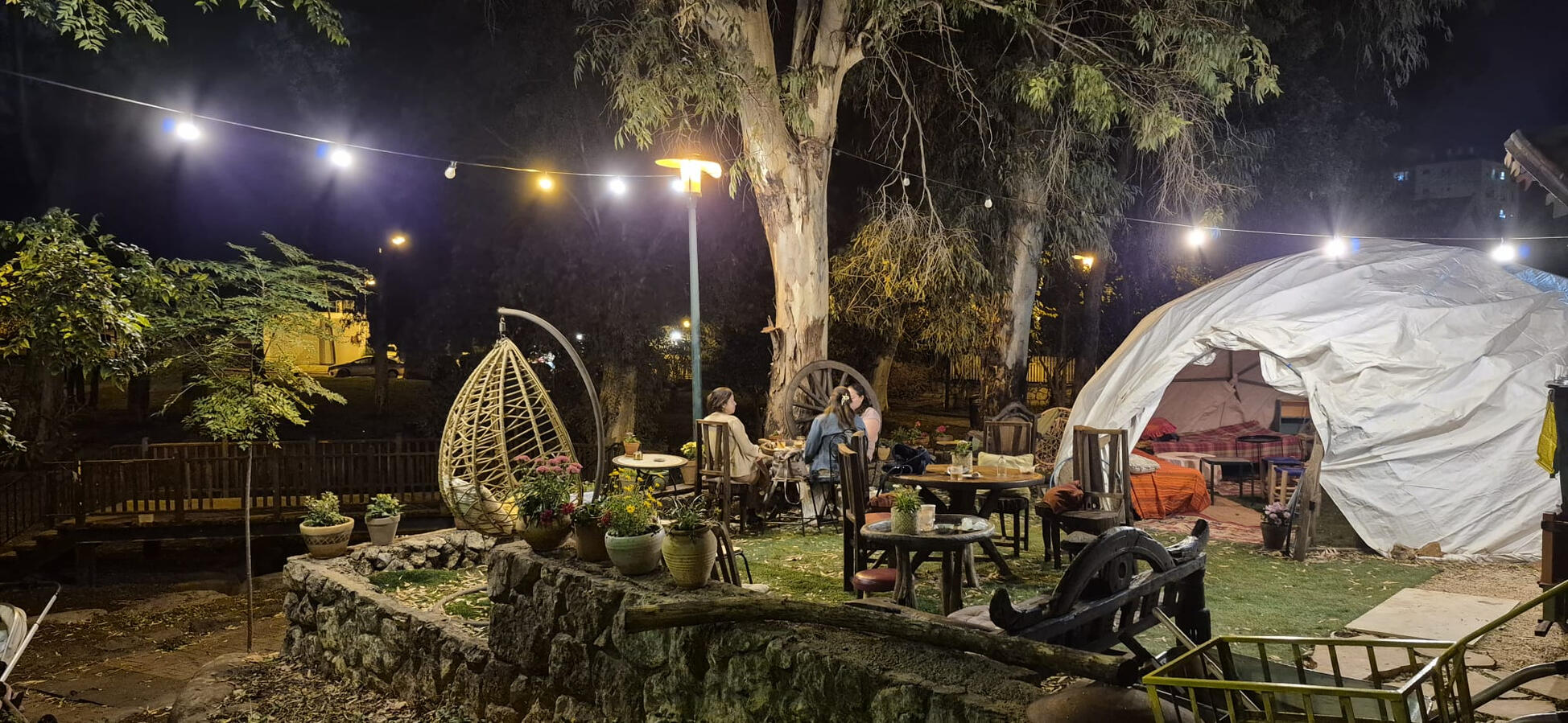 מאיולה: בית.קפה.טבע מאיולה: בית.קפה.טבע